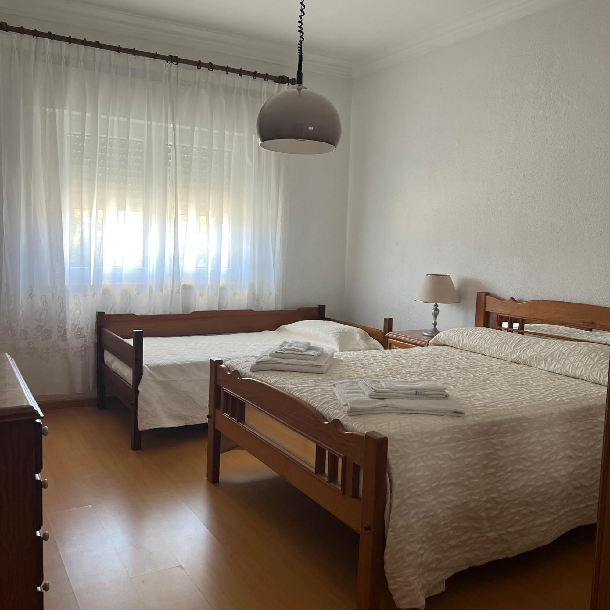 Alojamento Das Laranjeiras Fernao Ferro Ngoại thất bức ảnh