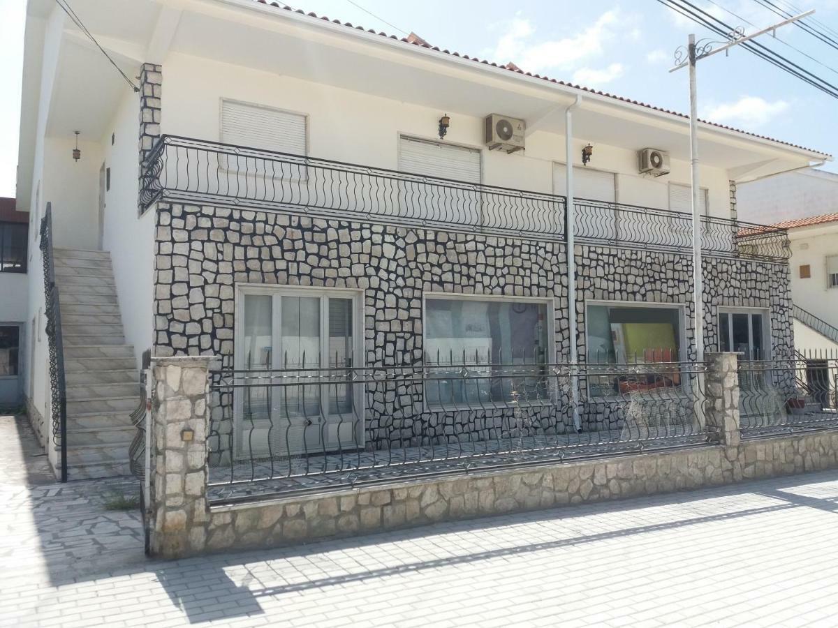 Alojamento Das Laranjeiras Fernao Ferro Ngoại thất bức ảnh